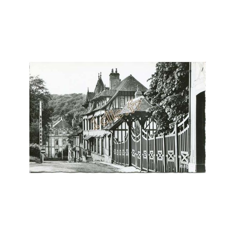 Lyons-La-Foret