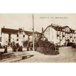 Les Trois-Epis