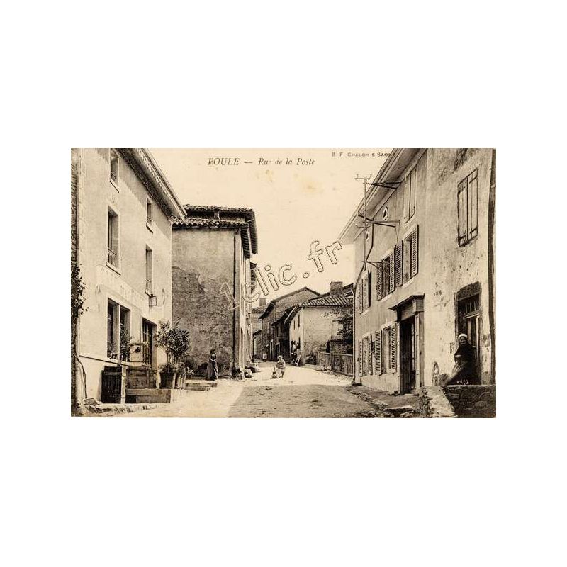 Poule-Les-Echarmeaux