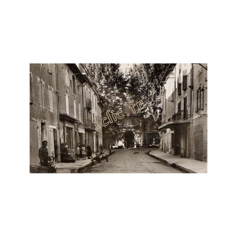 Peyrolles-En-Provence